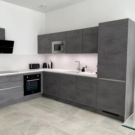 Urban 5 * Νίκαια